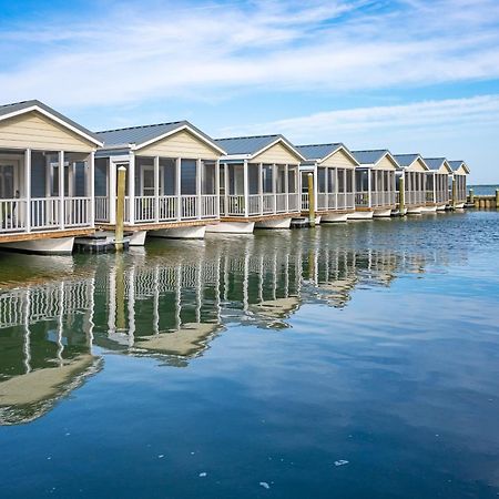Blufin Bungalows & Marina Chincoteague Bagian luar foto