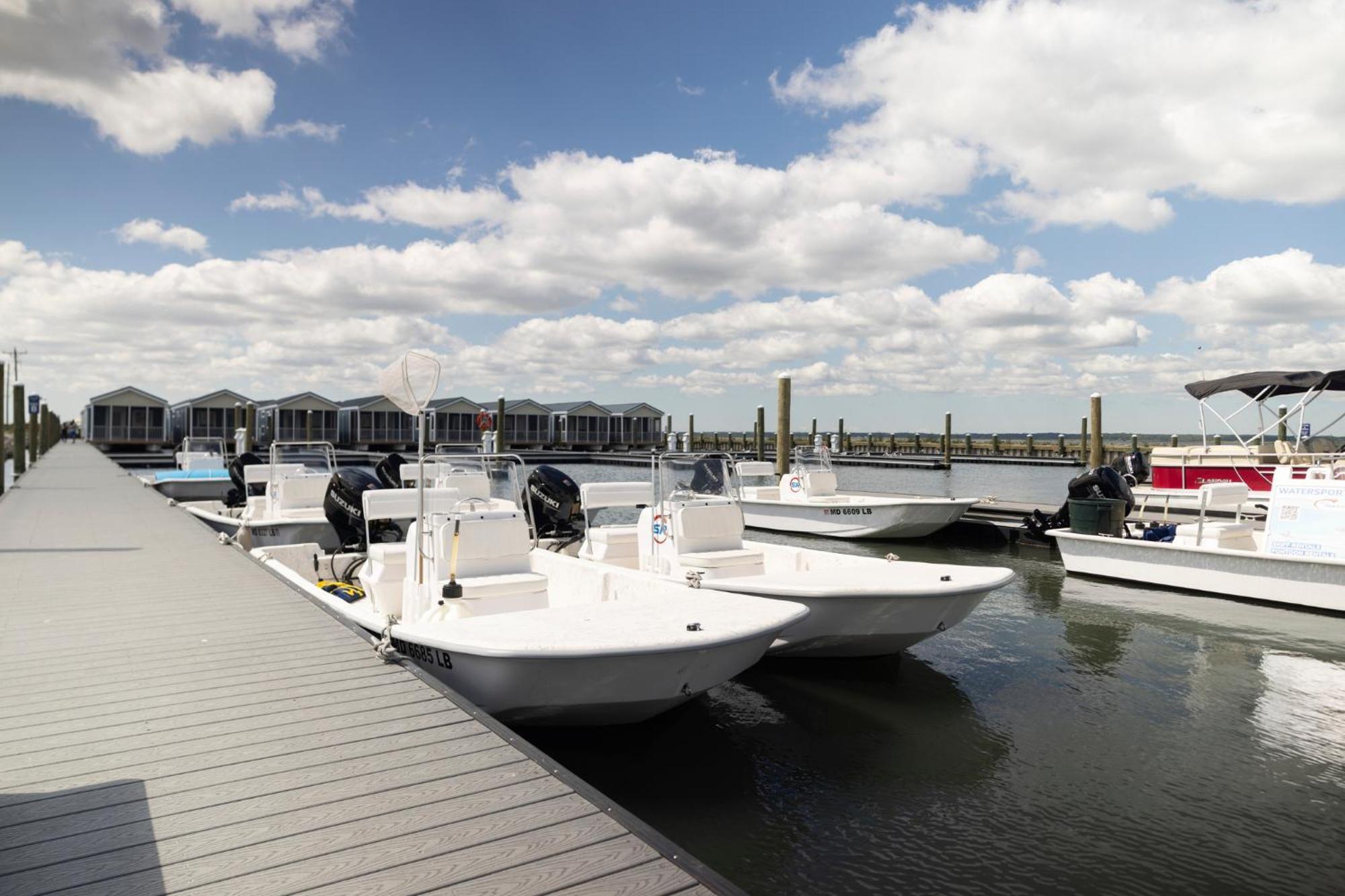 Blufin Bungalows & Marina Chincoteague Bagian luar foto