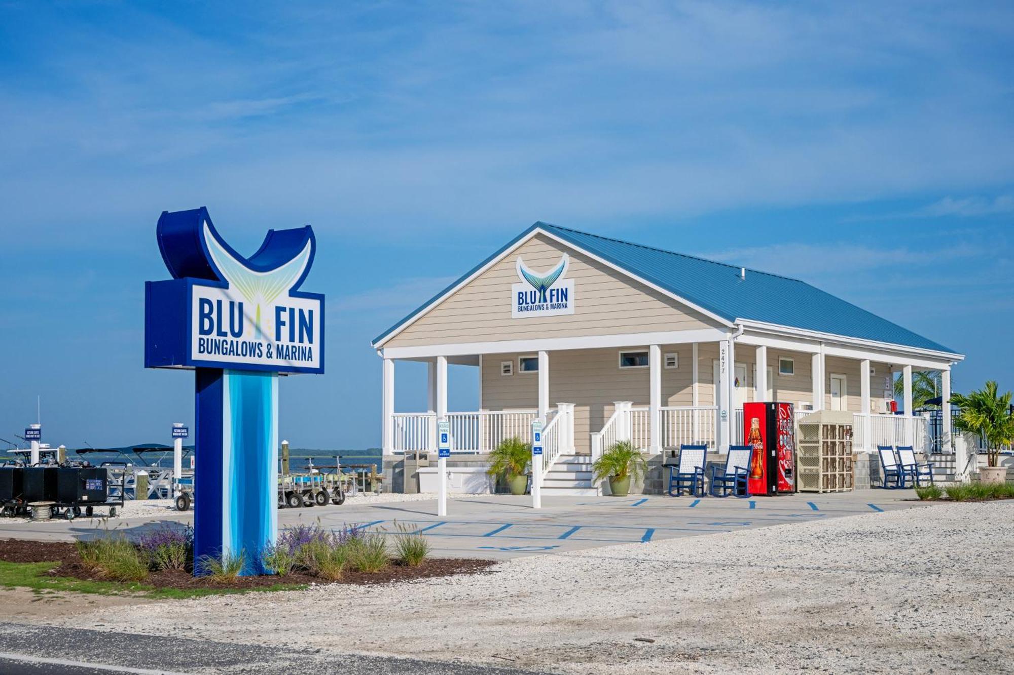 Blufin Bungalows & Marina Chincoteague Bagian luar foto